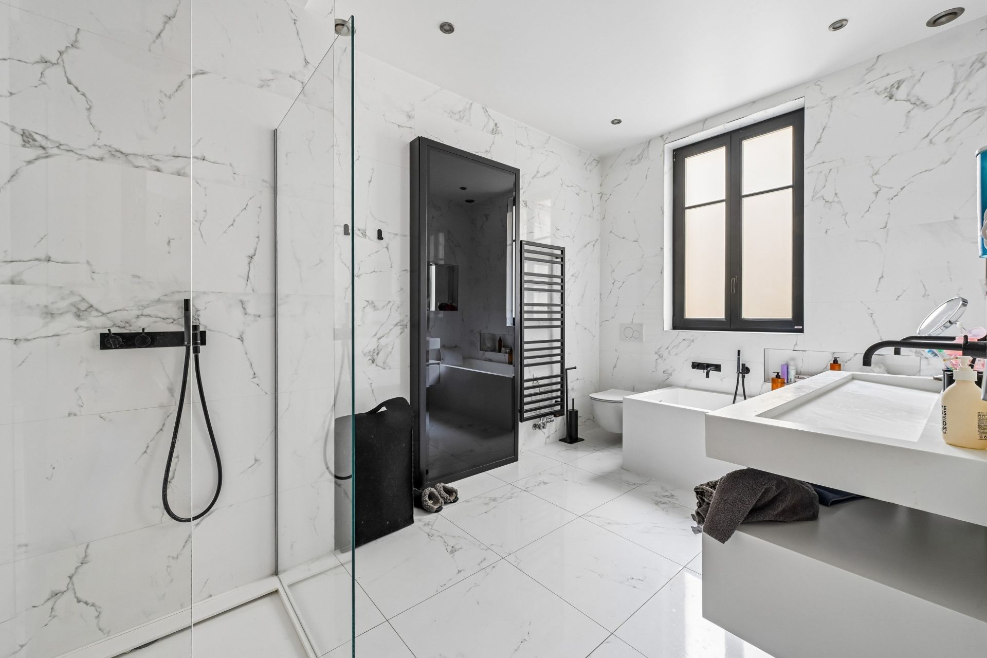 luxury apartment 6 Rooms for sale on NEUILLY SUR SEINE (92200)