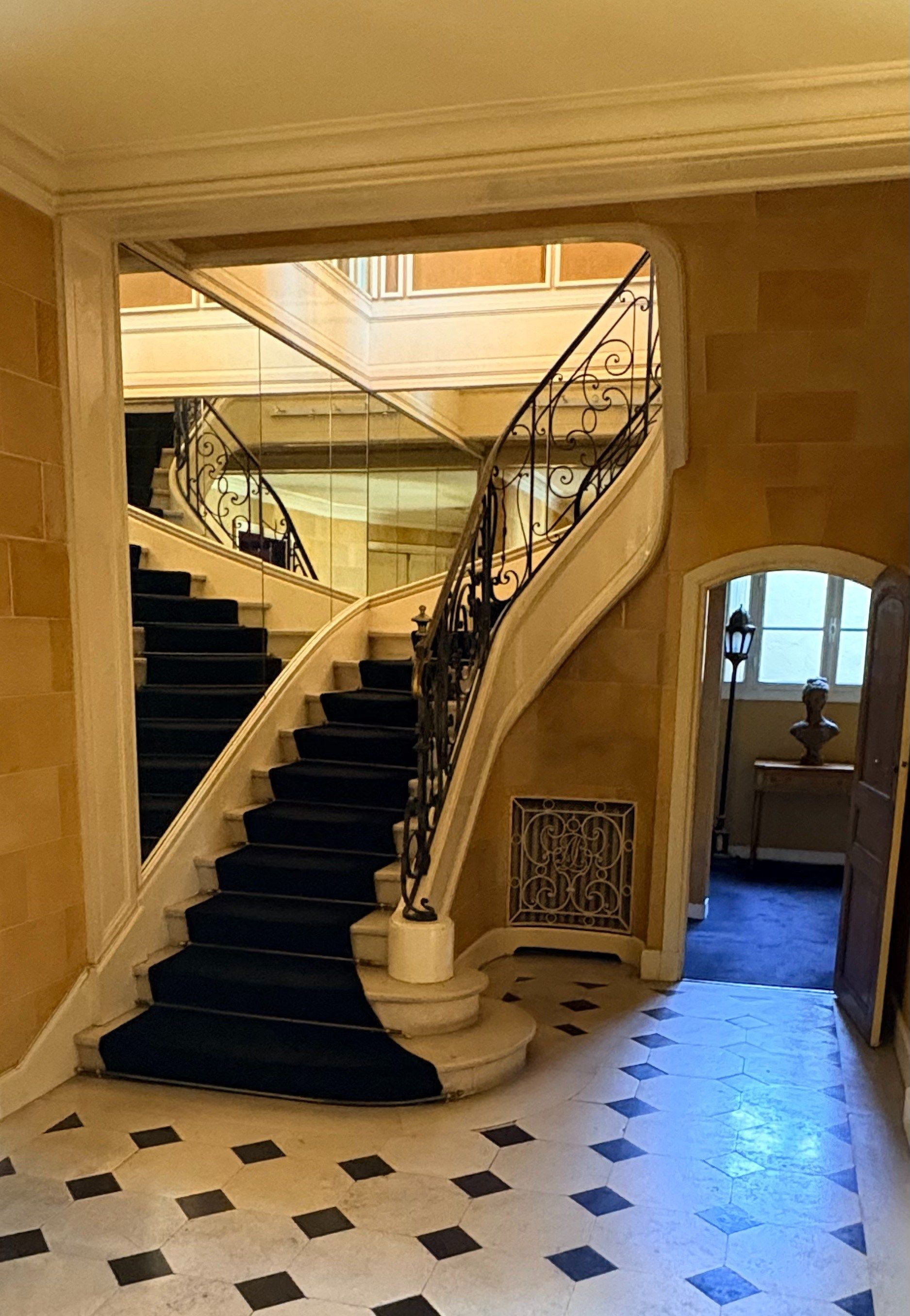 luxury apartment 9 Rooms for sale on PARIS (75016)