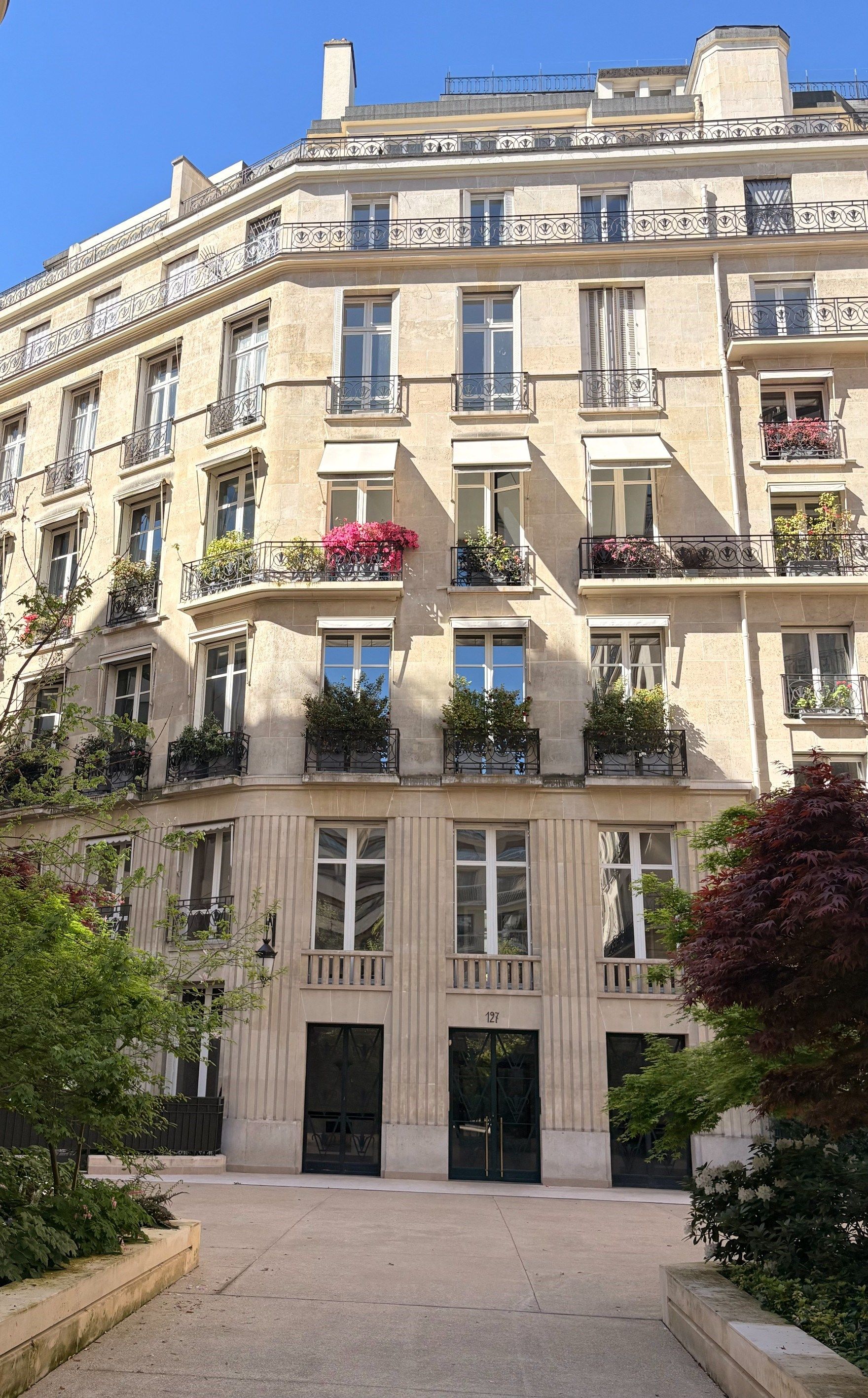 luxury apartment 9 Rooms for sale on PARIS (75016)