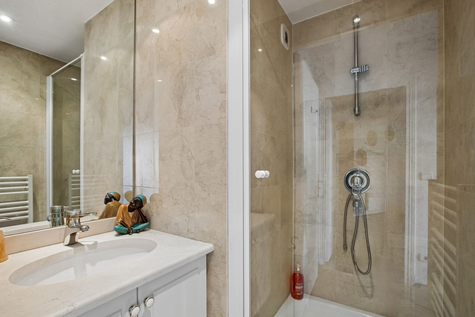 luxury apartment 4 Rooms for sale on PARIS (75016)