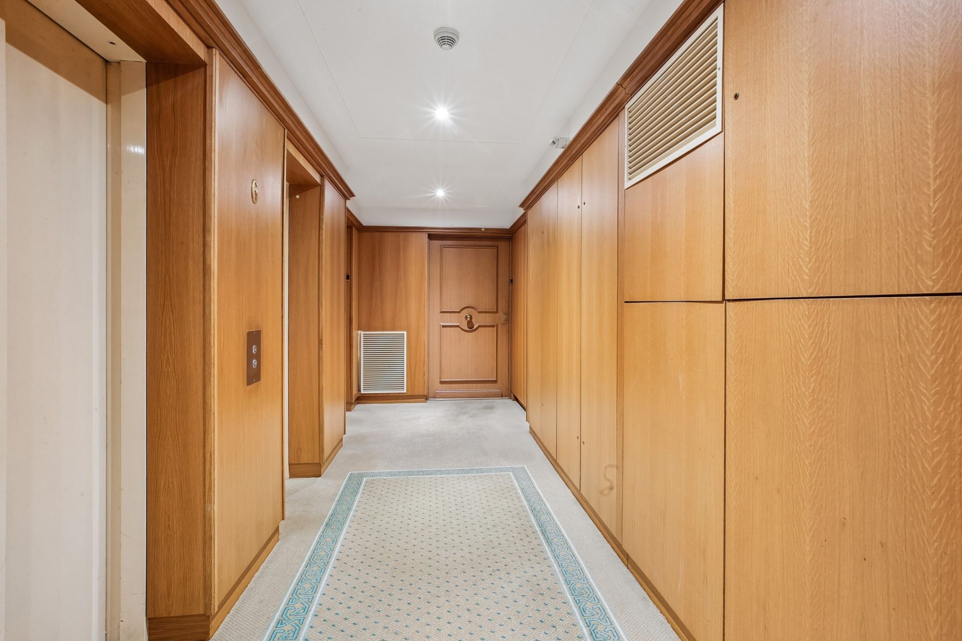 luxury apartment 4 Rooms for sale on PARIS (75016)