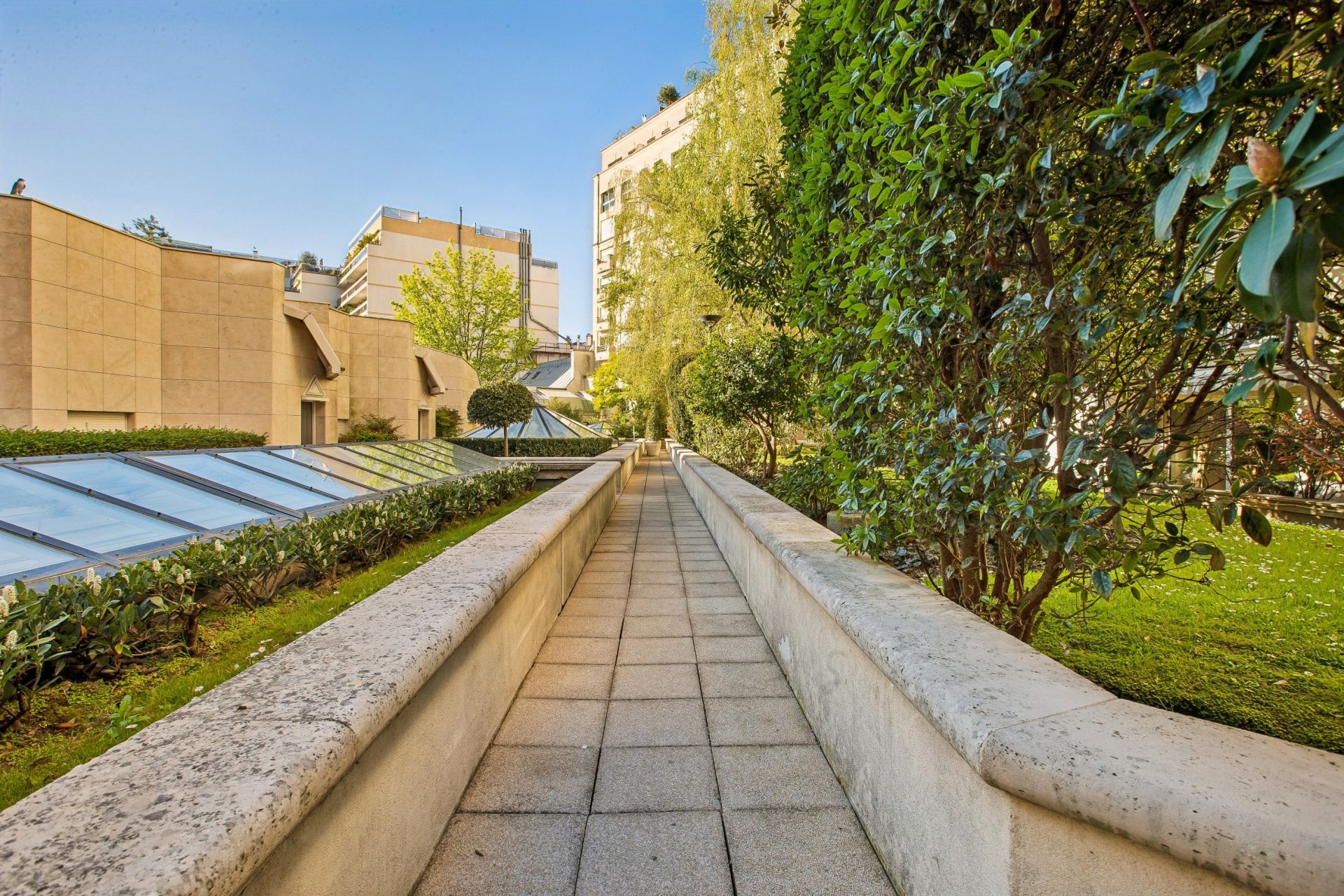 luxury apartment 4 Rooms for sale on PARIS (75016)