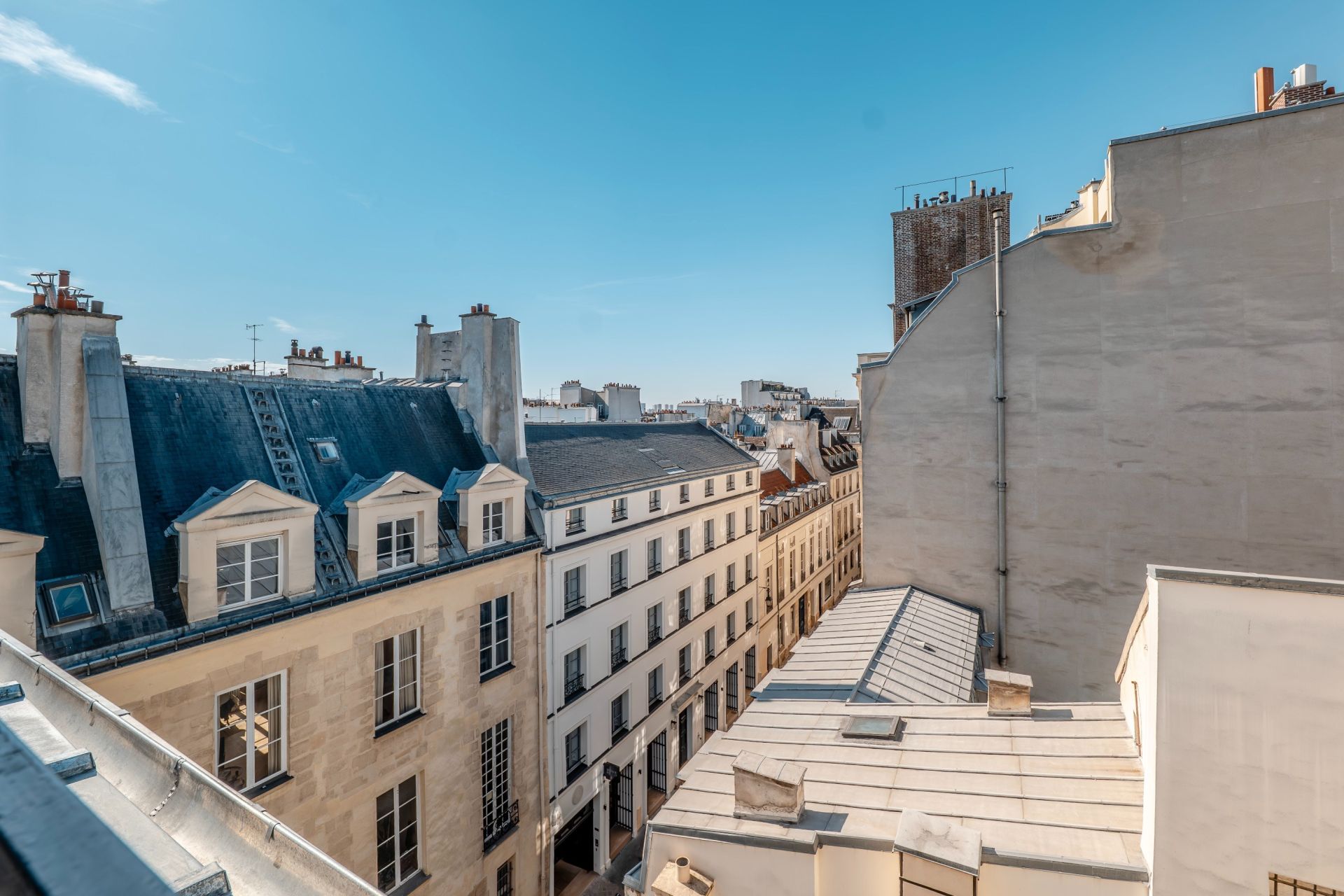 luxury duplex 2 Rooms for sale on PARIS (75003)
