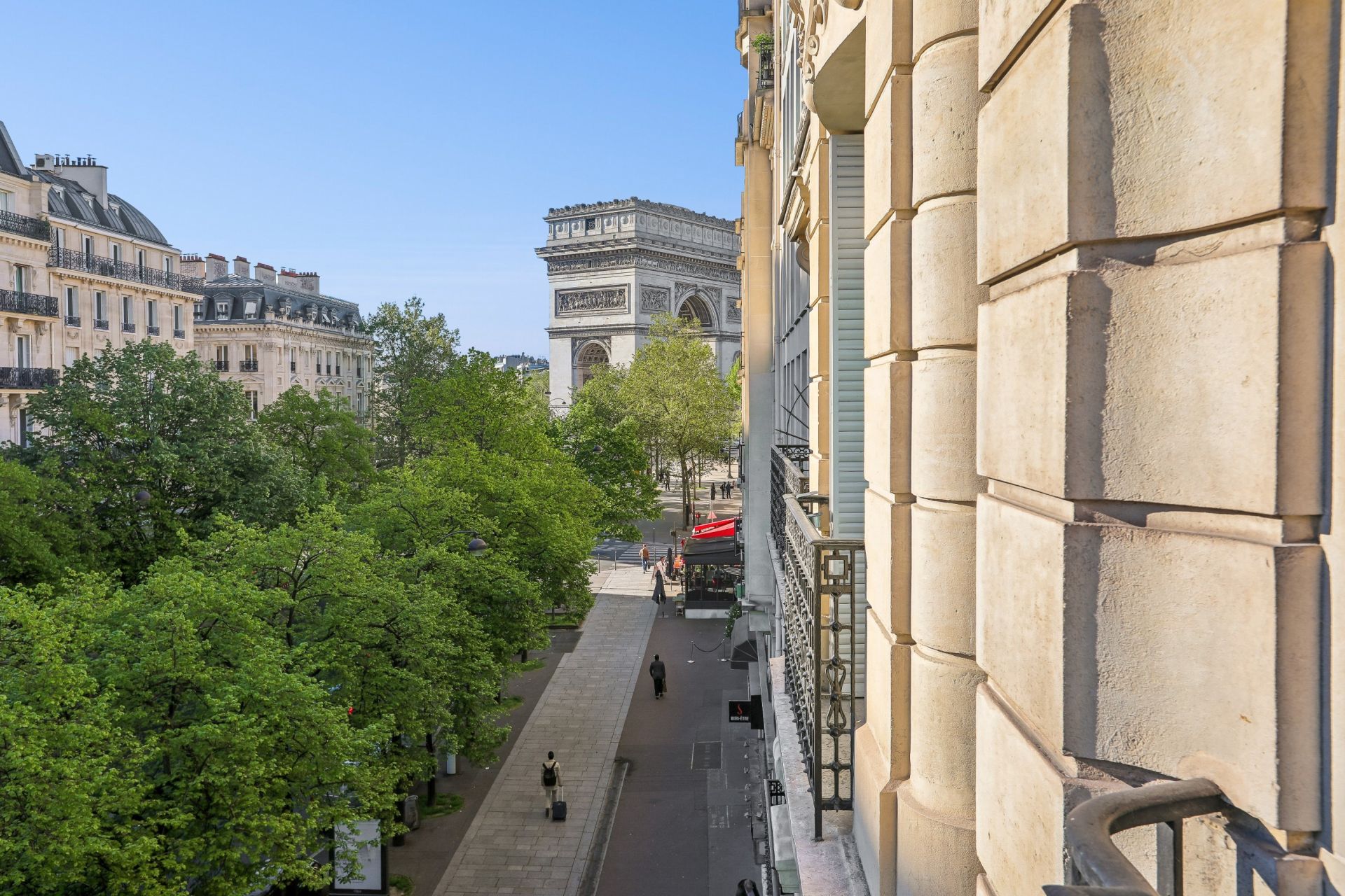 luxury apartment 5 Rooms for sale on PARIS (75017)