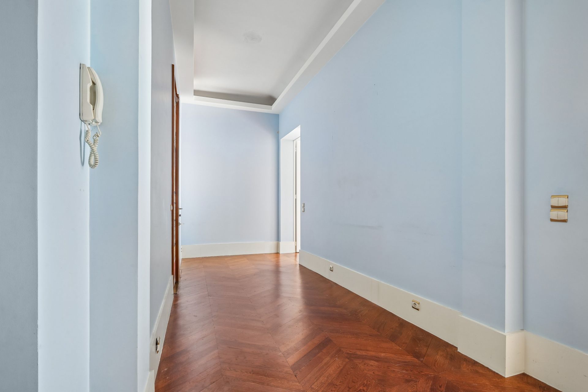 luxury apartment 5 Rooms for sale on PARIS (75017)