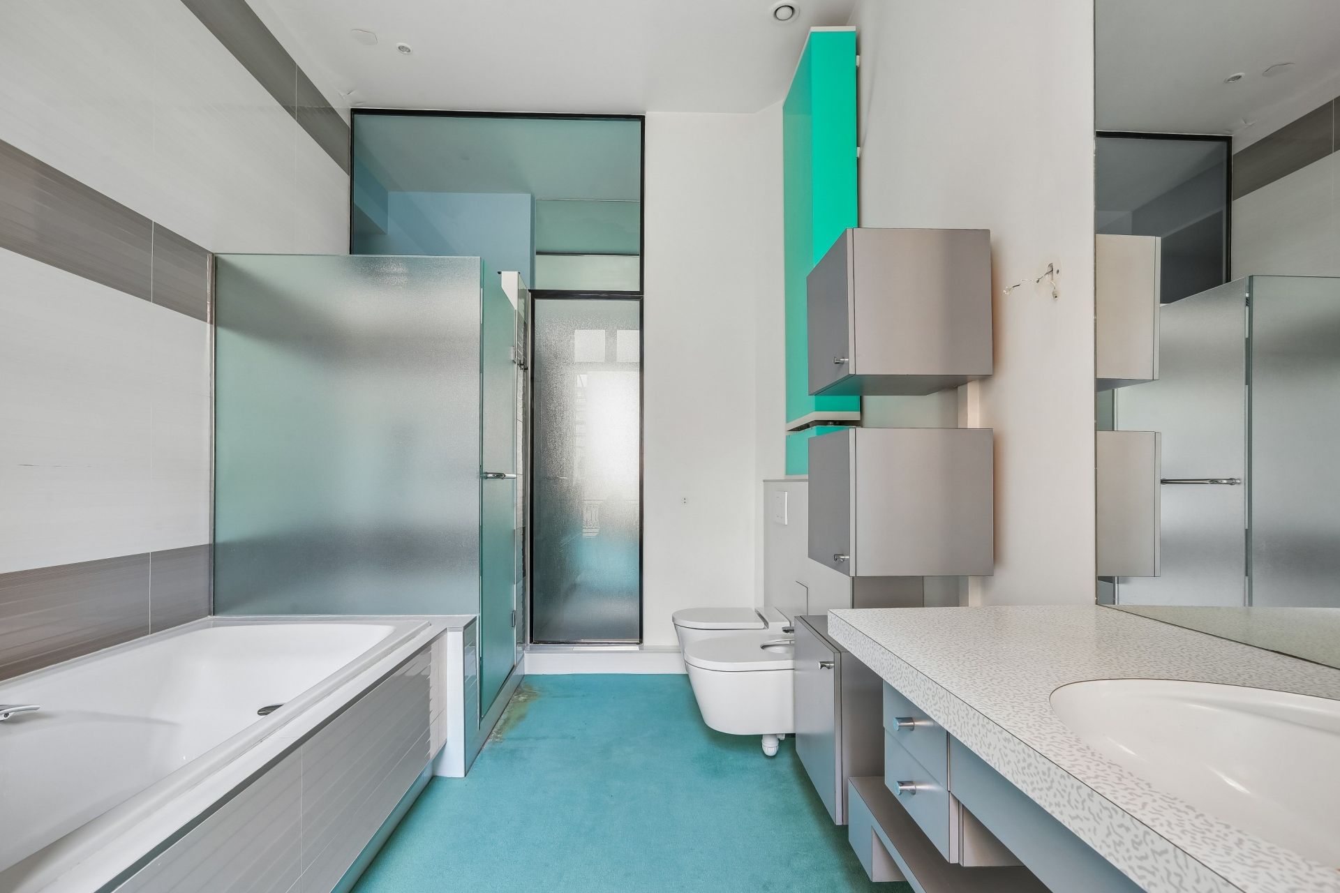 luxury apartment 5 Rooms for sale on PARIS (75017)