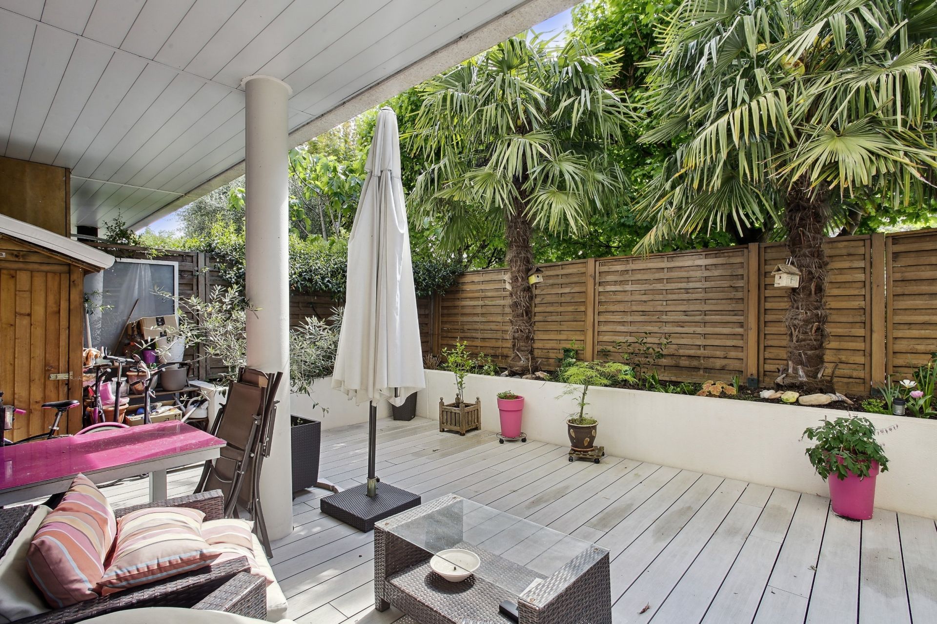 luxury apartment 4 Rooms for sale on LEVALLOIS PERRET (92300)