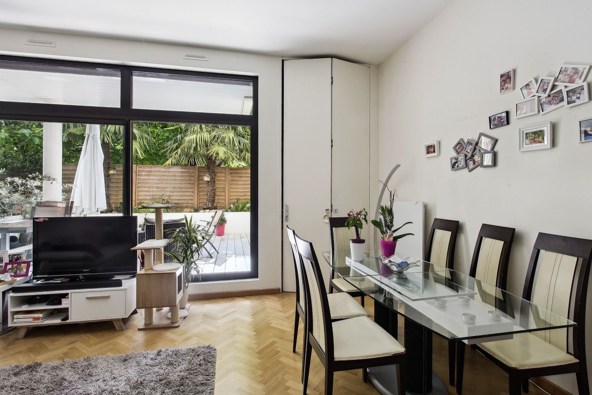 luxury apartment 4 Rooms for sale on LEVALLOIS PERRET (92300)