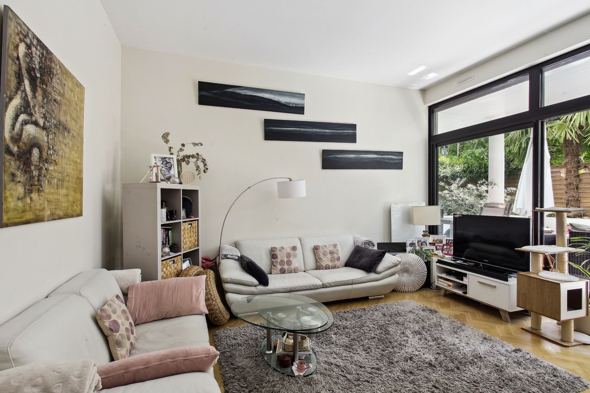 luxury apartment 4 Rooms for sale on LEVALLOIS PERRET (92300)