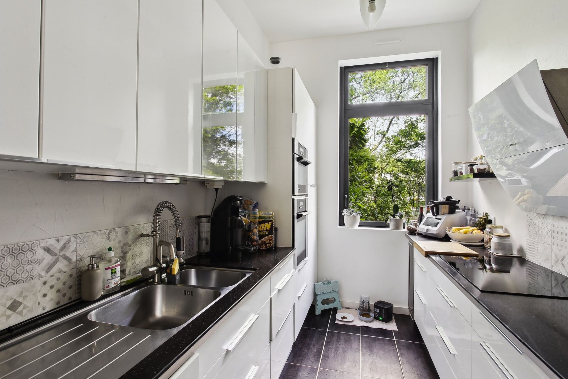 luxury apartment 4 Rooms for sale on LEVALLOIS PERRET (92300)