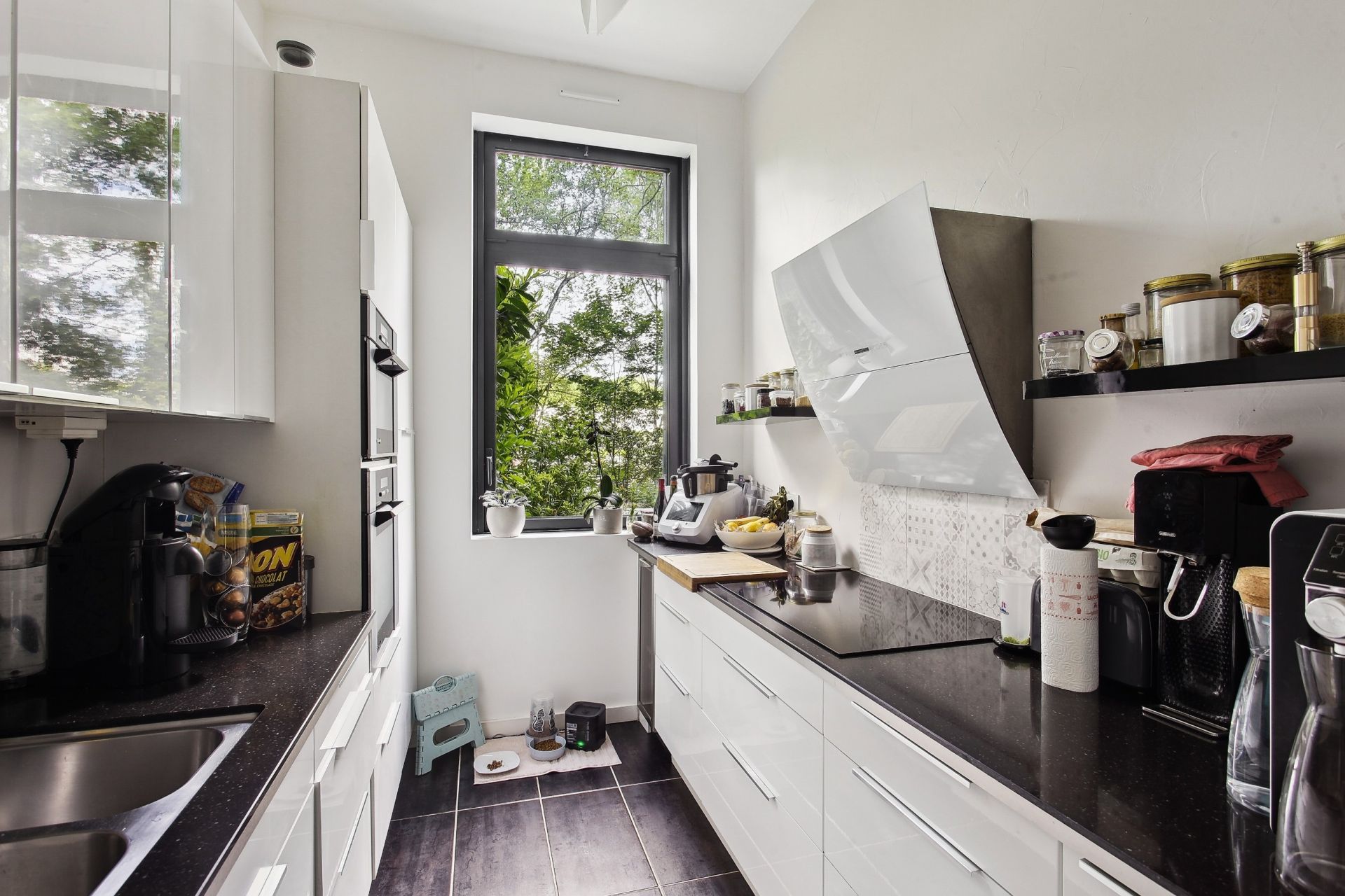 luxury apartment 4 Rooms for sale on LEVALLOIS PERRET (92300)