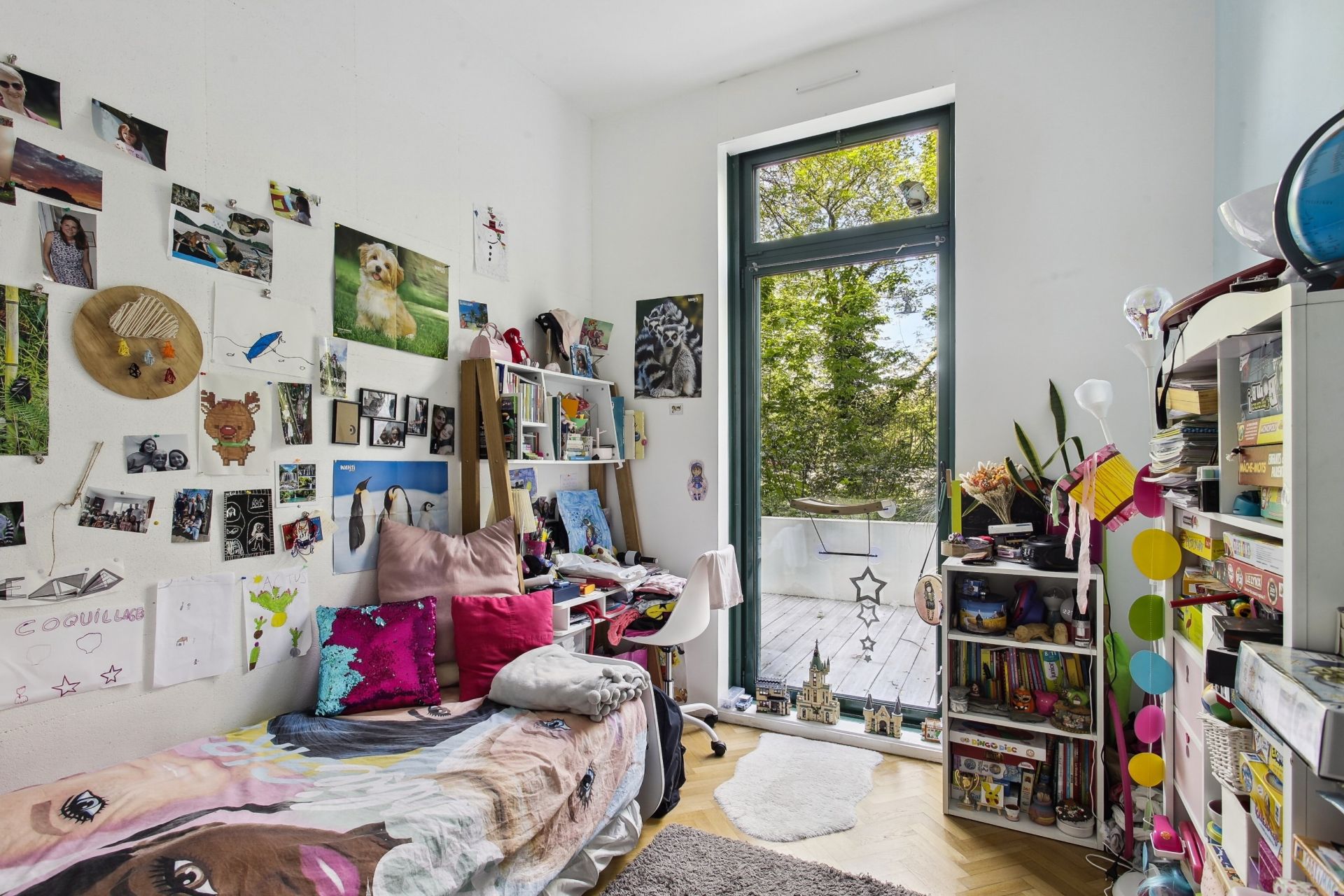 luxury apartment 4 Rooms for sale on LEVALLOIS PERRET (92300)