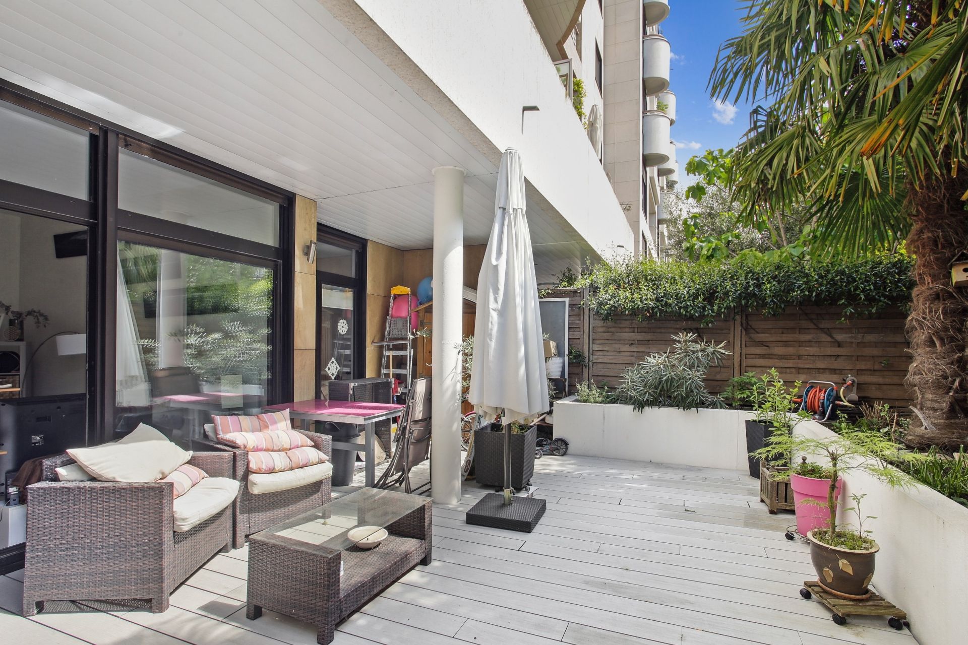 luxury apartment 4 Rooms for sale on LEVALLOIS PERRET (92300)