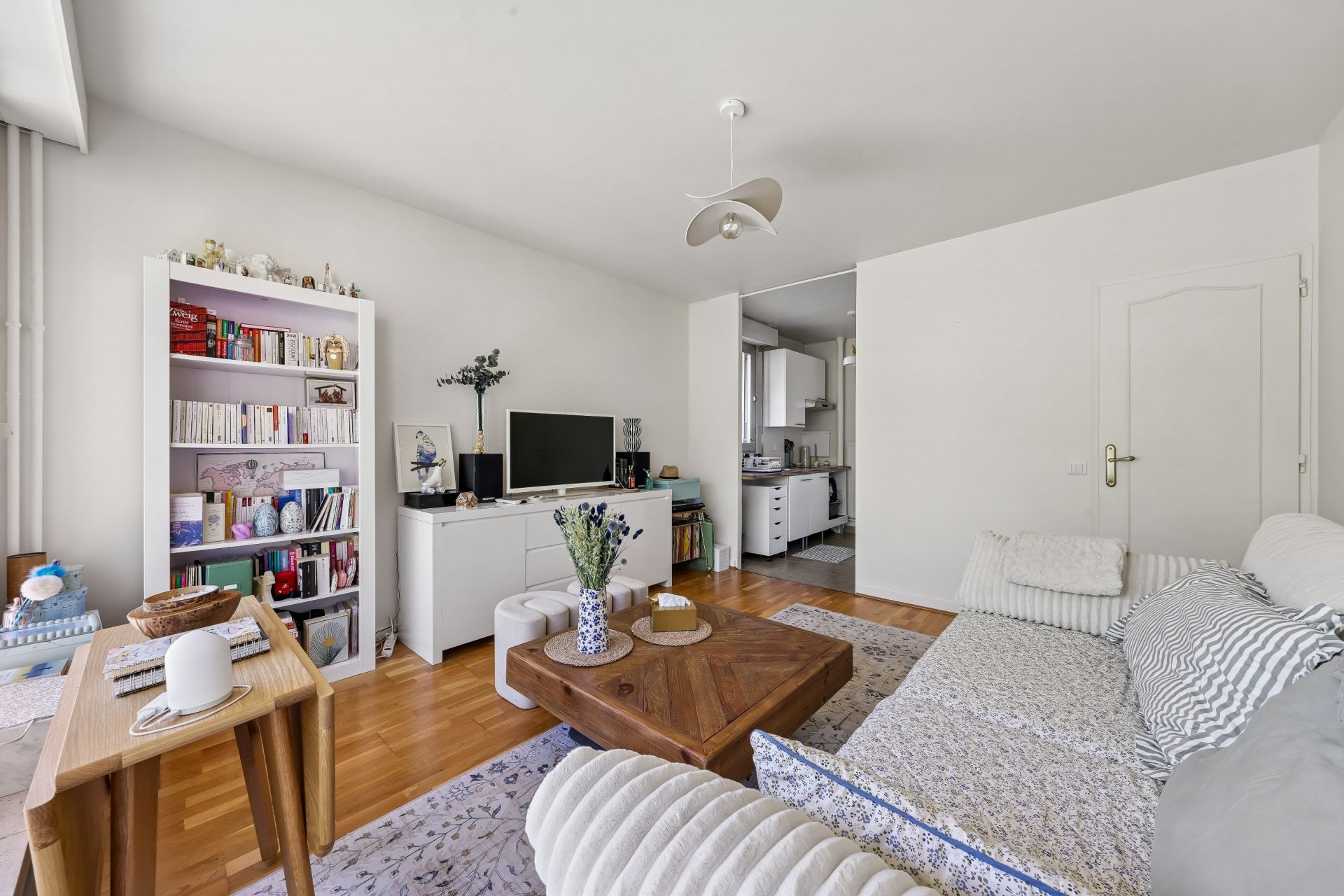 luxury apartment 2 Rooms for sale on NEUILLY SUR SEINE (92200)