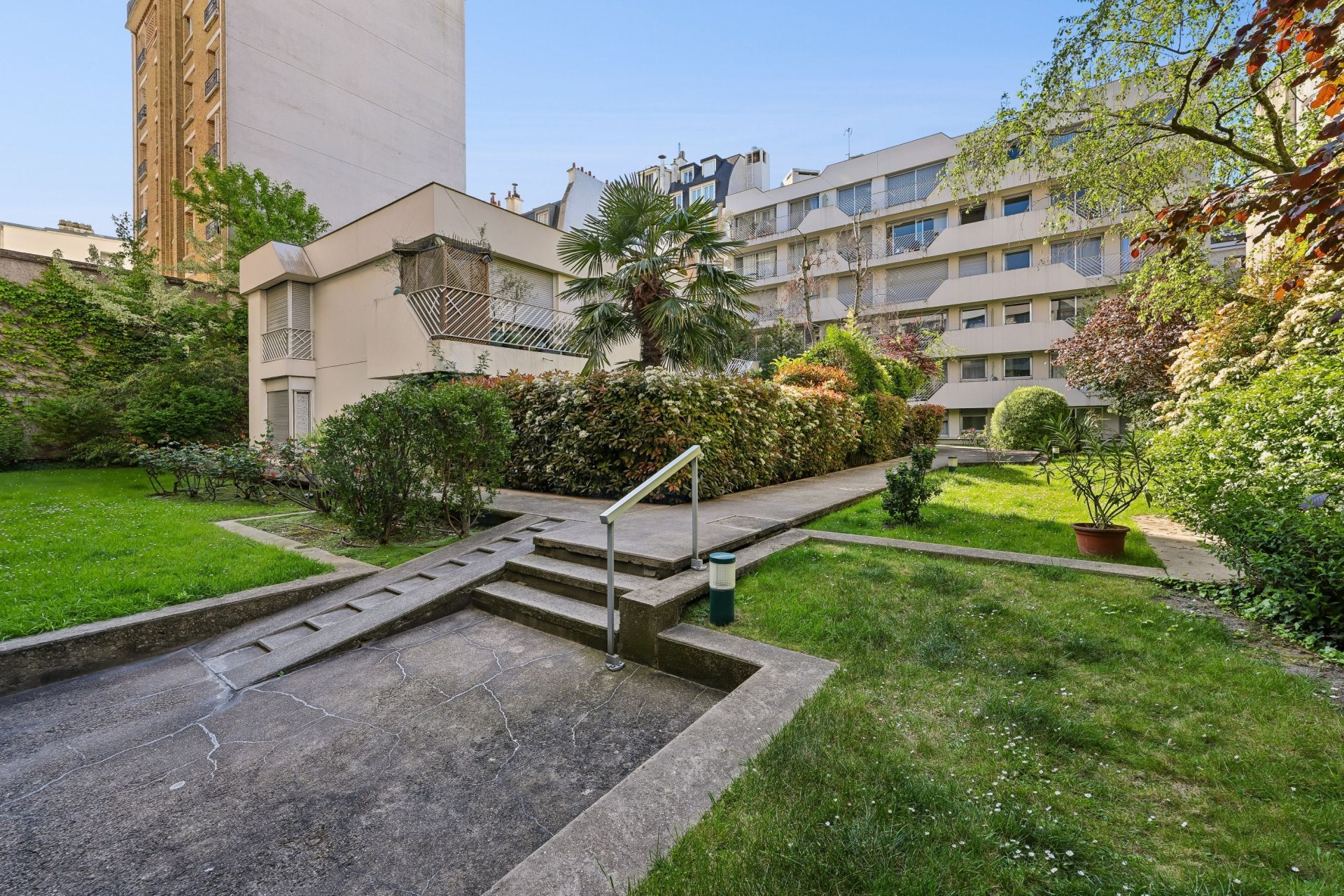 luxury apartment 2 Rooms for sale on NEUILLY SUR SEINE (92200)