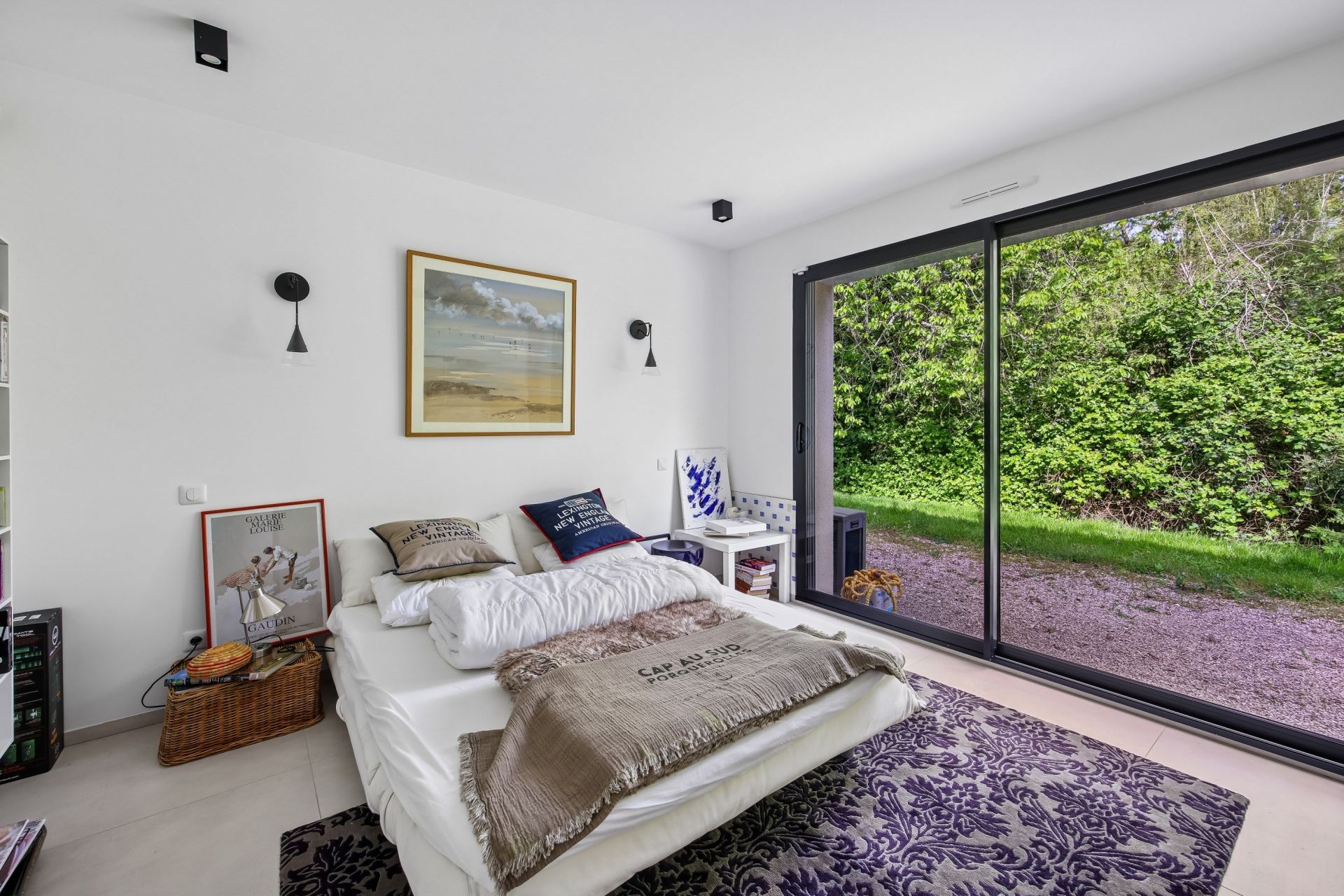 luxury house 5 Rooms for sale on ST REMY L HONORE (78690)