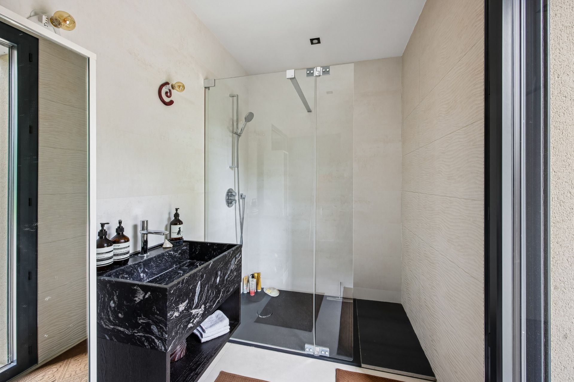 luxury house 5 Rooms for sale on ST REMY L HONORE (78690)