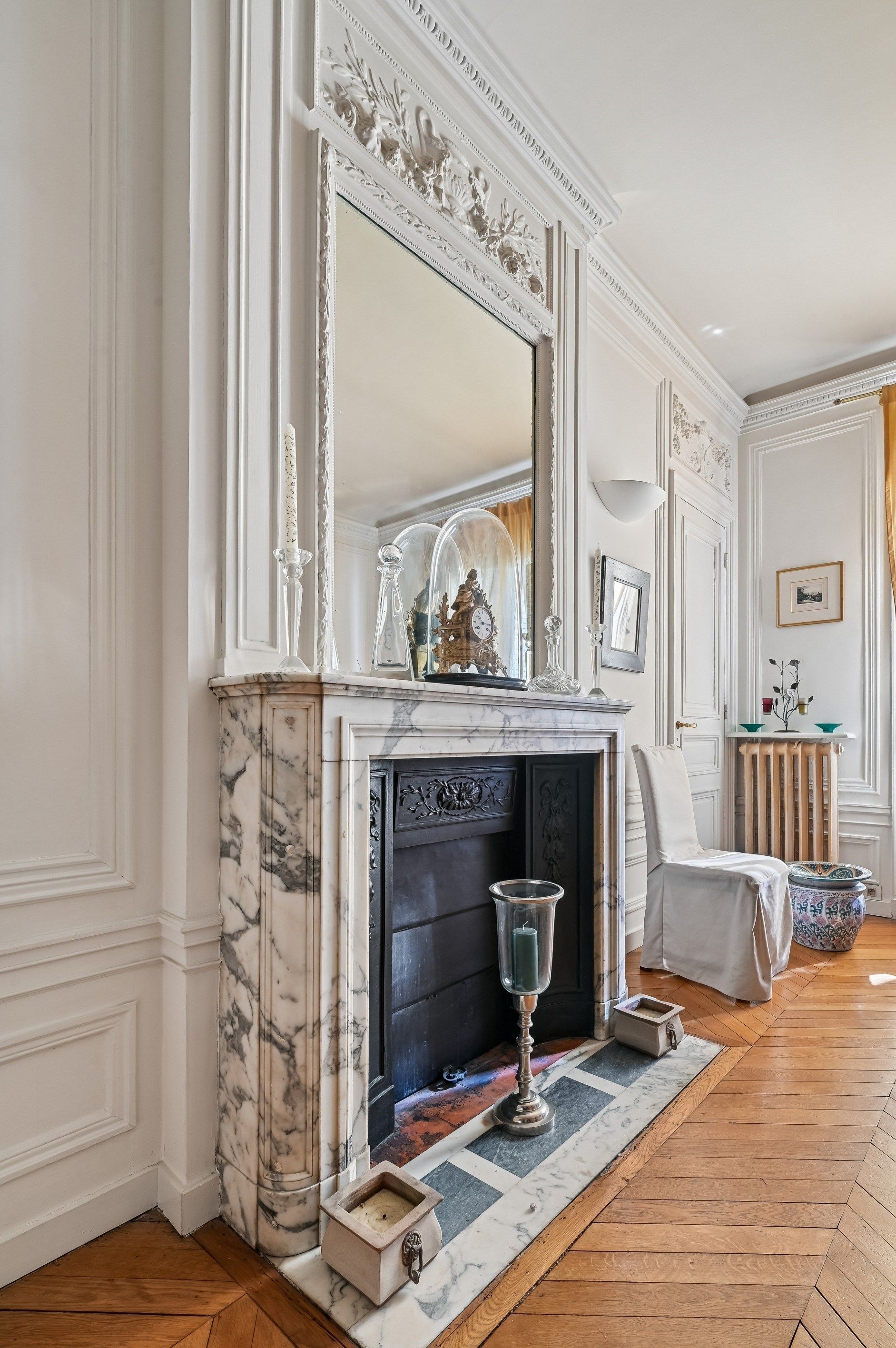 luxury apartment 5 Rooms for sale on PARIS (75016)
