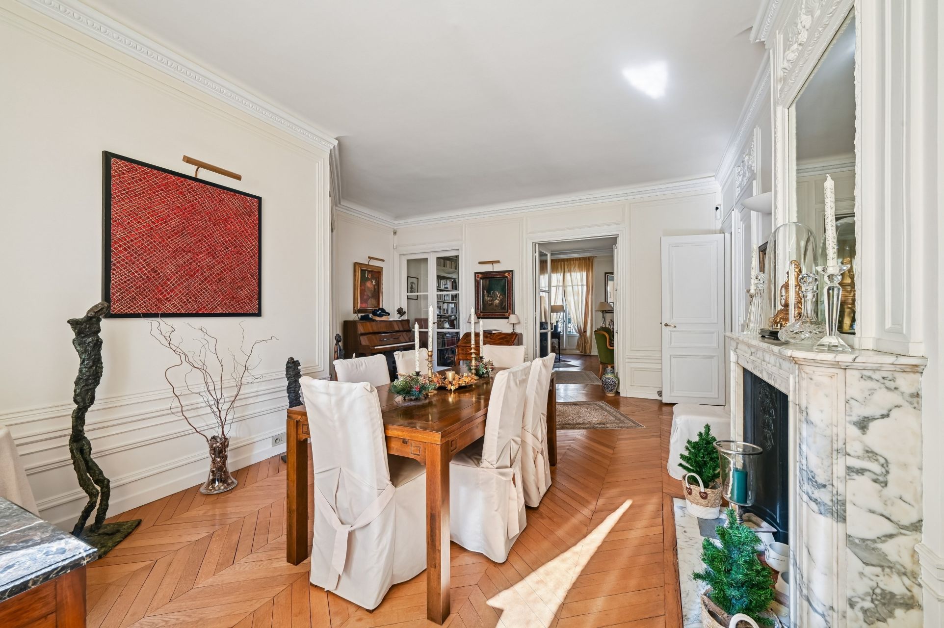 luxury apartment 5 Rooms for sale on PARIS (75016)