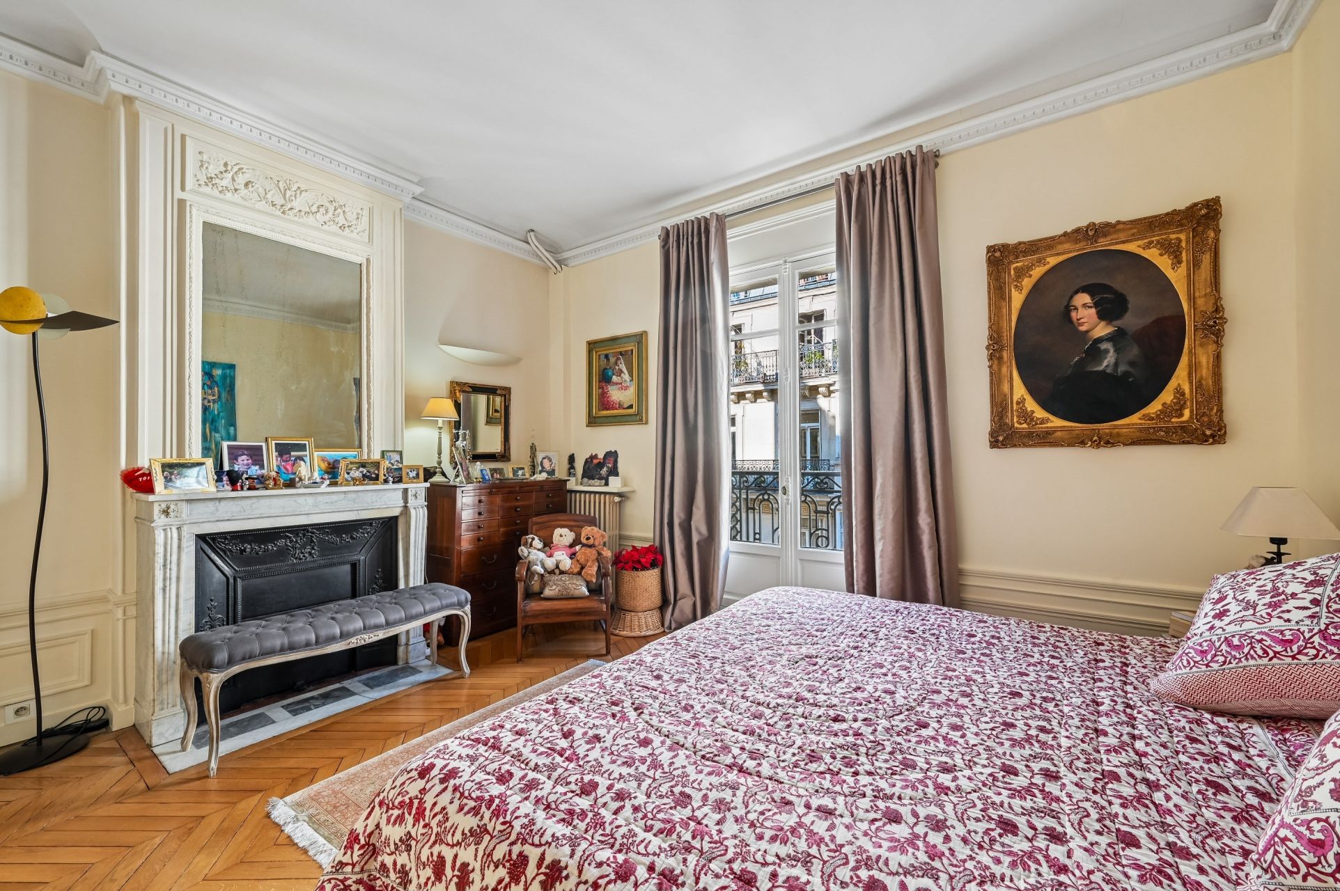 luxury apartment 5 Rooms for sale on PARIS (75016)