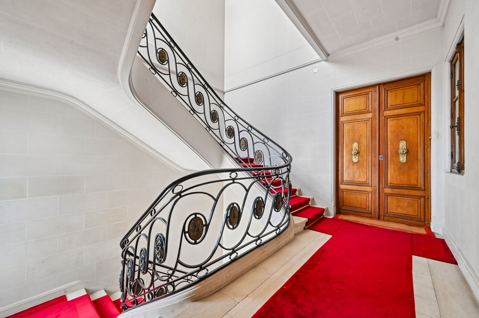 luxury apartment 5 Rooms for sale on PARIS (75016)