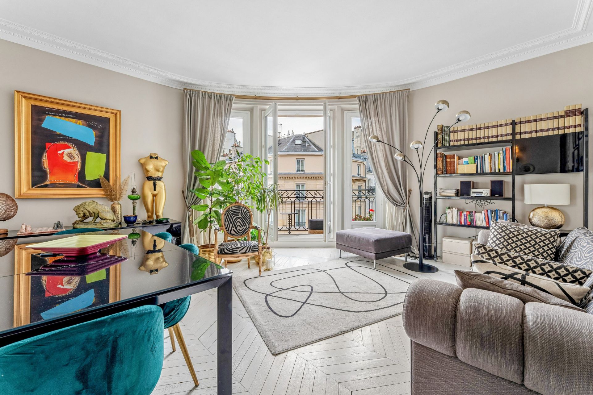 luxury apartment 3 Rooms for sale on PARIS (75116)