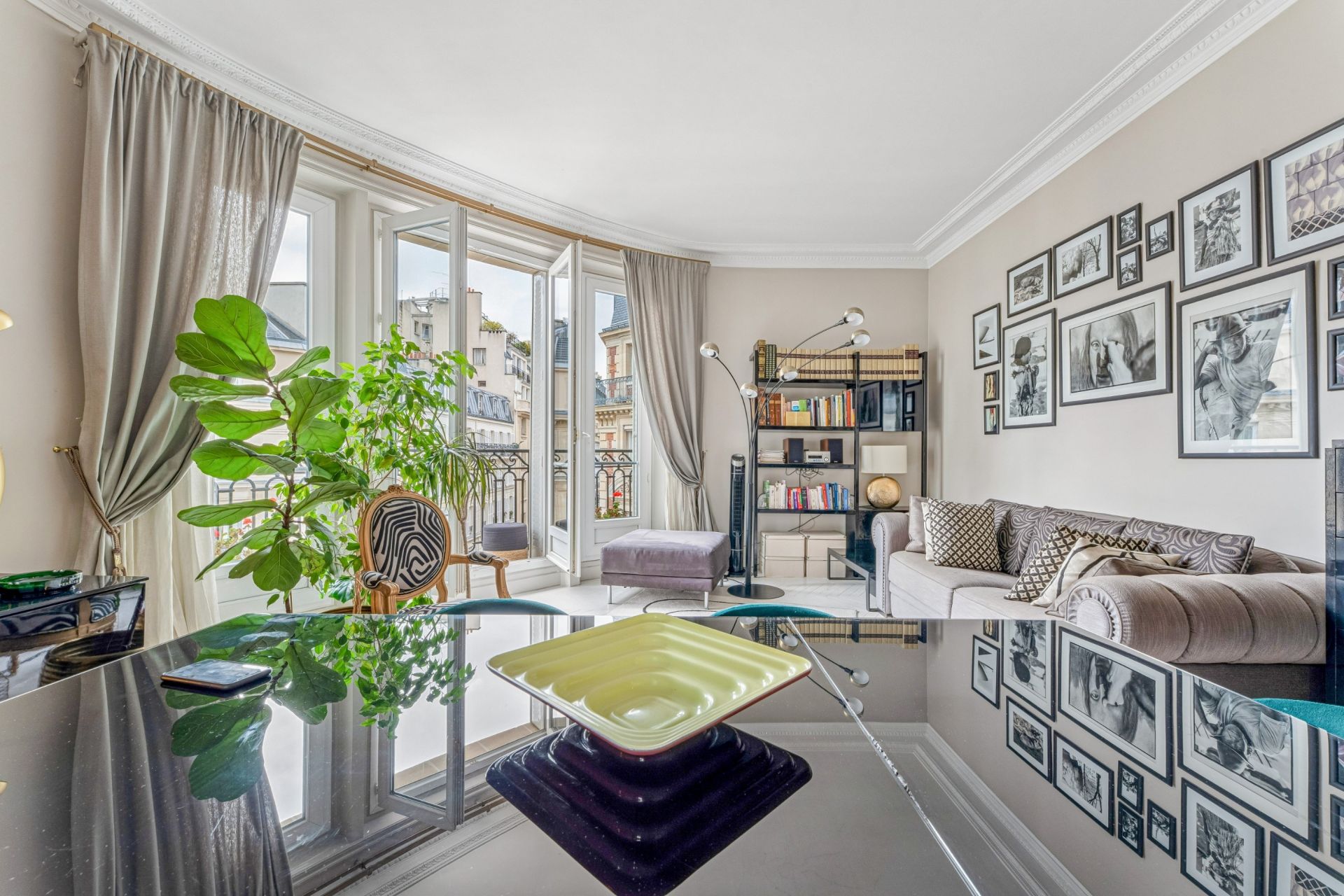 luxury apartment 3 Rooms for sale on PARIS (75116)