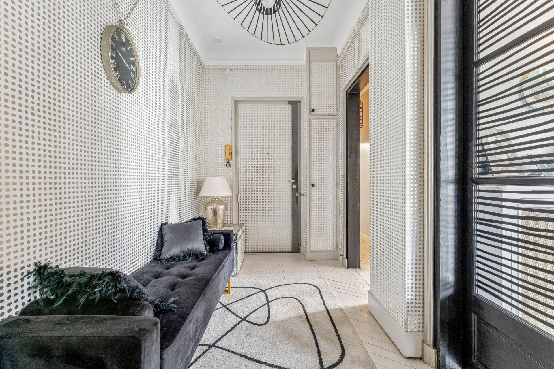 luxury apartment 3 Rooms for sale on PARIS (75116)