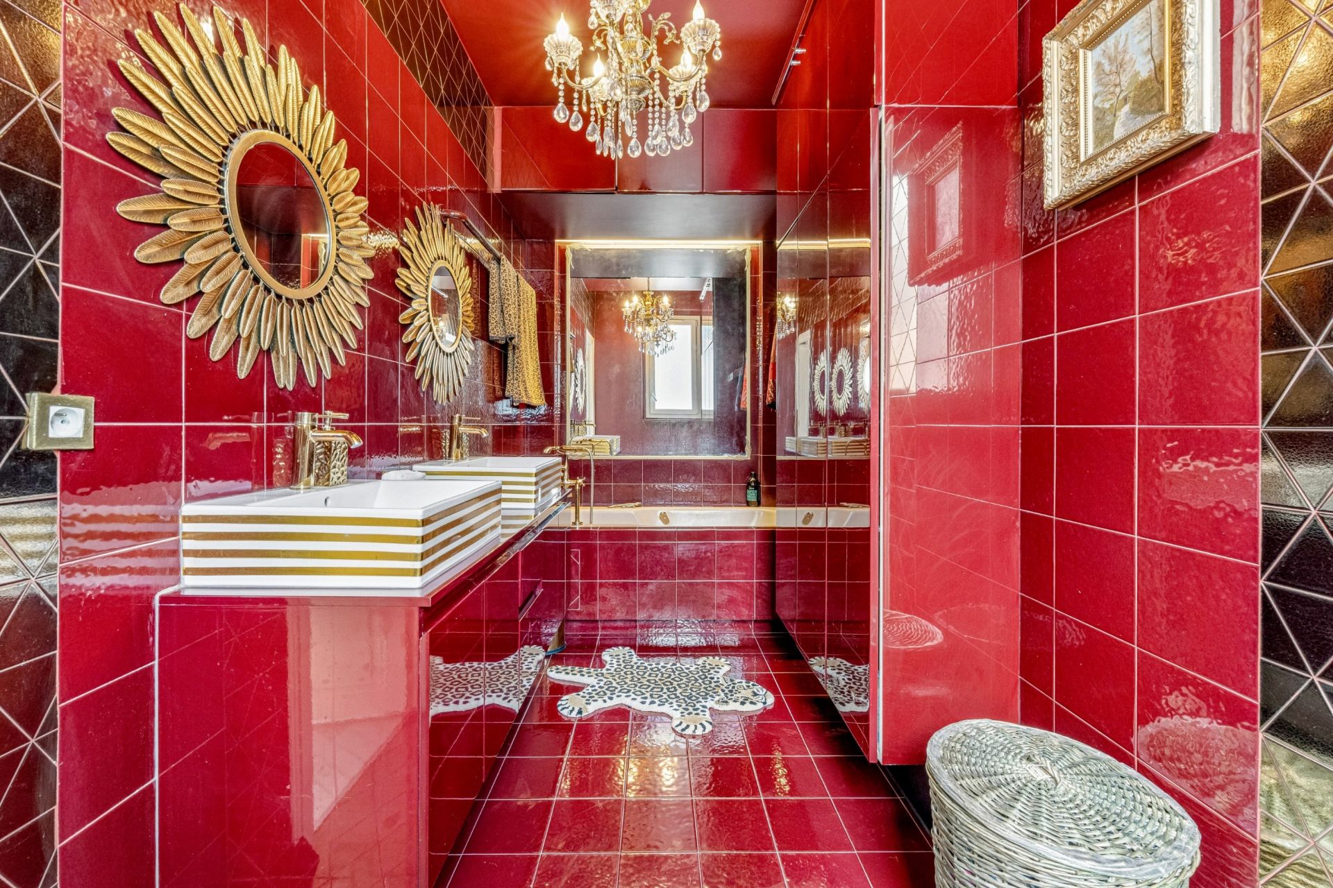 luxury apartment 3 Rooms for sale on PARIS (75116)