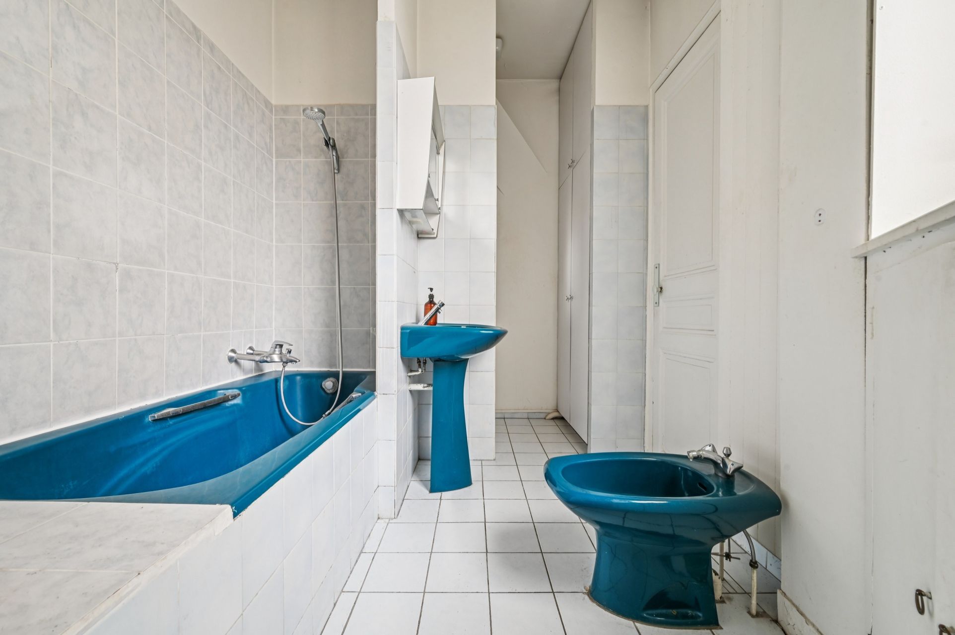 luxury apartment 8 Rooms for sale on PARIS (75016)