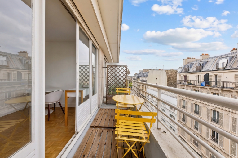 luxury apartment 1 room for sale on PARIS (75012)