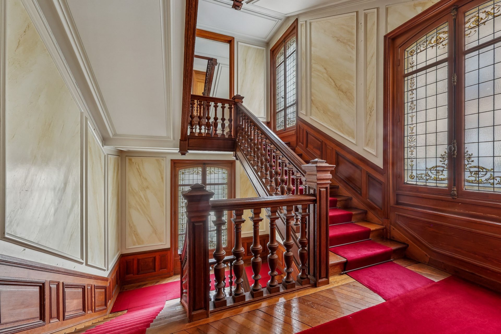 luxury apartment 4 Rooms for sale on PARIS (75116)