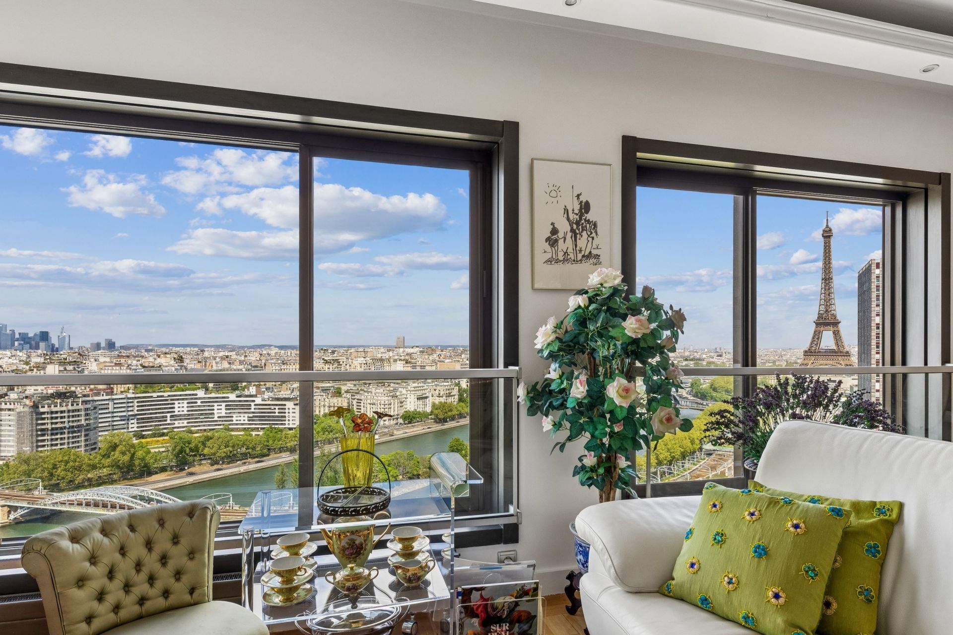 luxury apartment 4 Rooms for sale on PARIS (75015)
