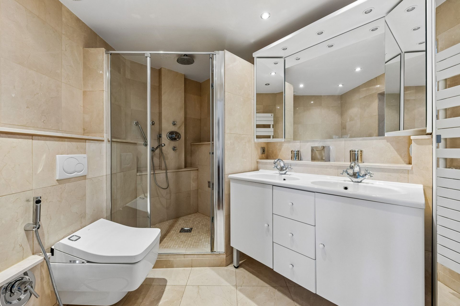 luxury apartment 4 Rooms for sale on PARIS (75015)