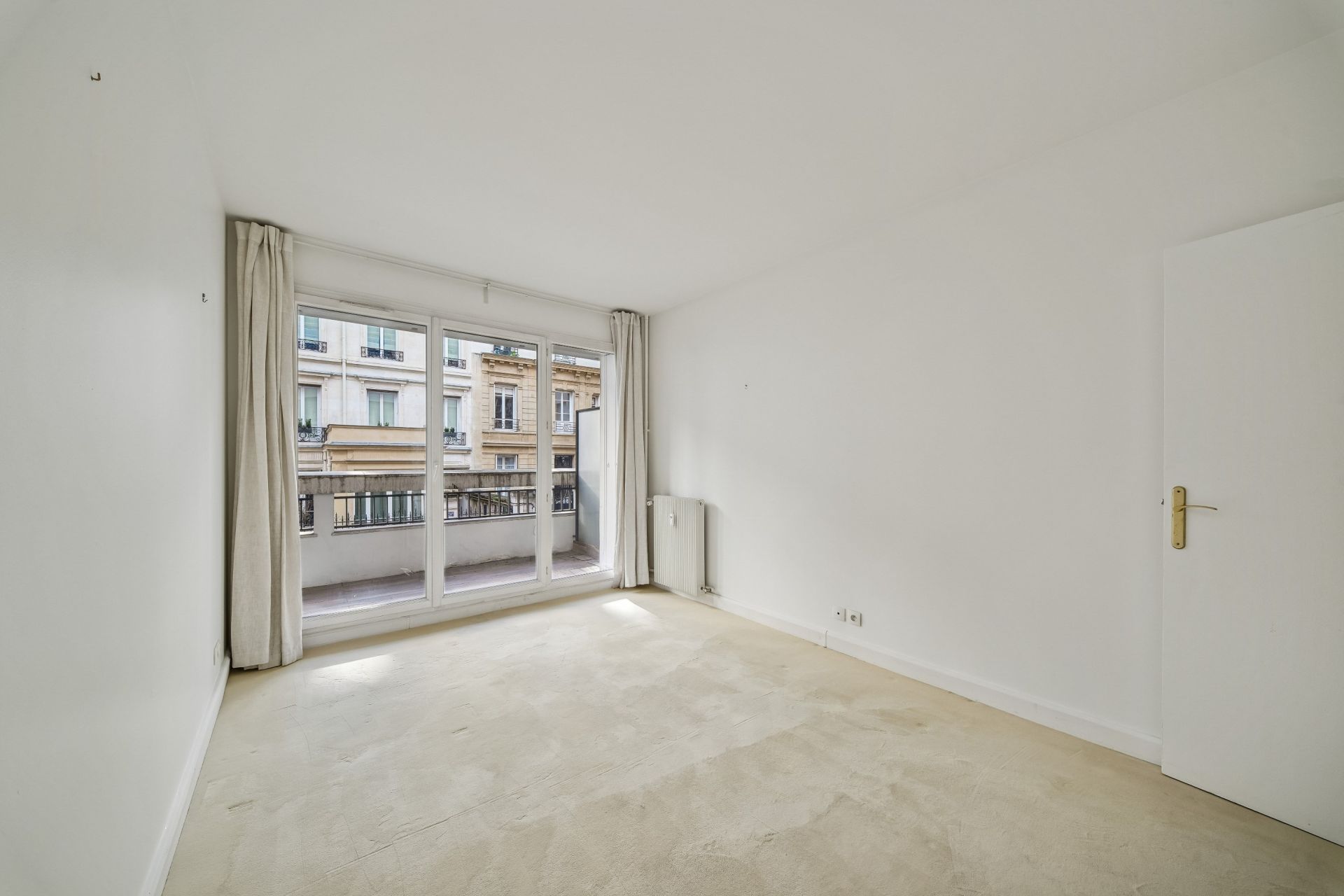 luxury apartment 4 Rooms for sale on PARIS (75016)