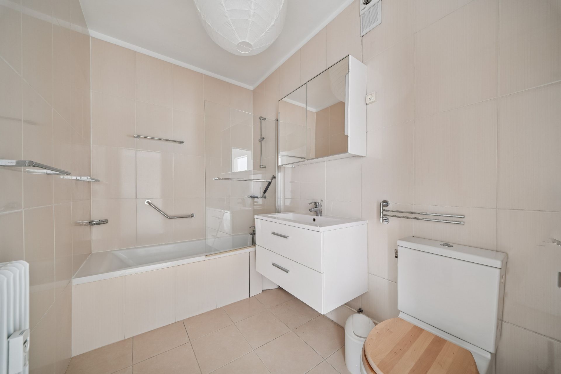 luxury apartment 4 Rooms for sale on PARIS (75016)
