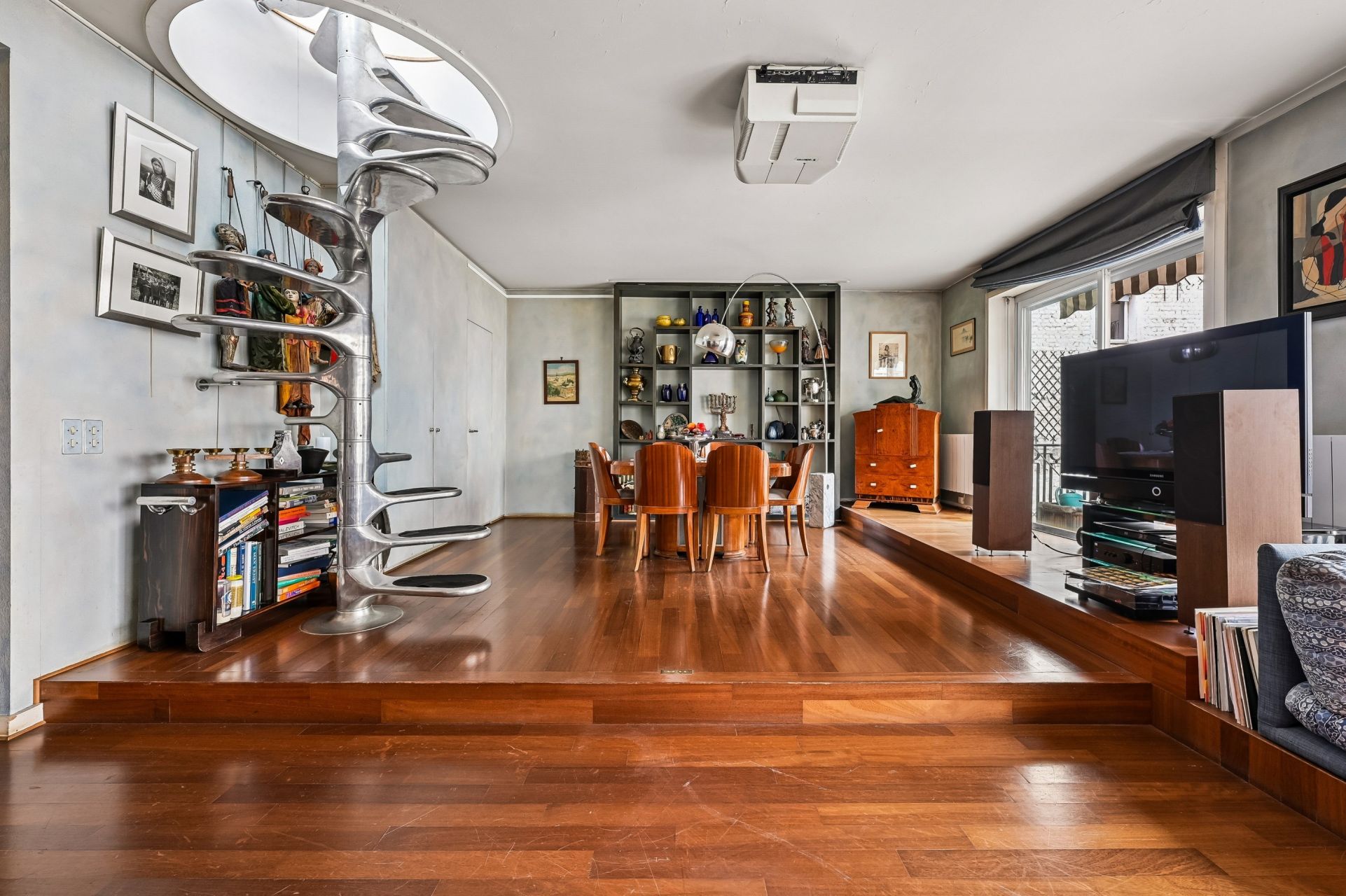 luxury apartment 5 Rooms for sale on NEUILLY SUR SEINE (92200)