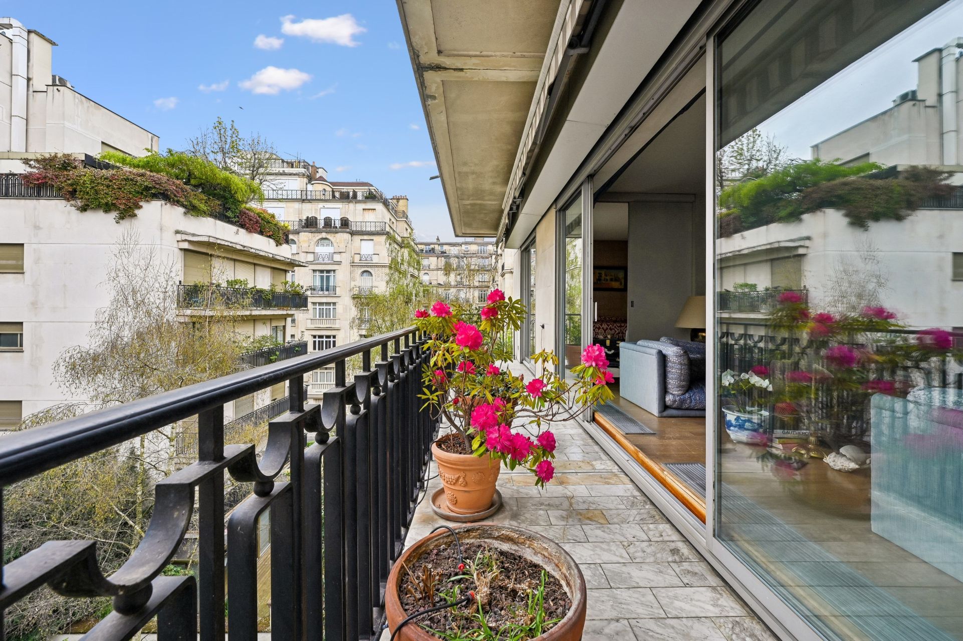 luxury apartment 5 Rooms for sale on NEUILLY SUR SEINE (92200)