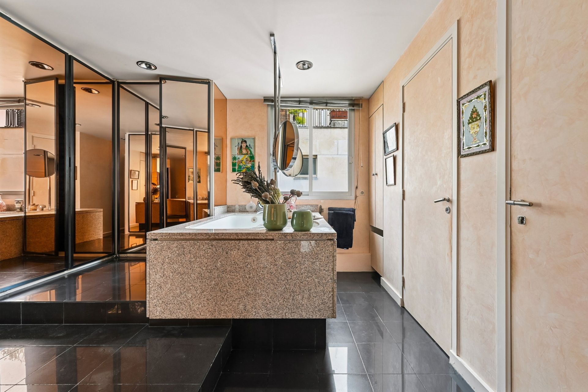 luxury apartment 5 Rooms for sale on NEUILLY SUR SEINE (92200)