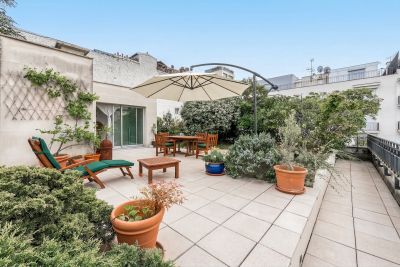 Sale Luxury apartment Neuilly-sur-Seine 5&nbsp;Rooms 149.21&nbsp;m²