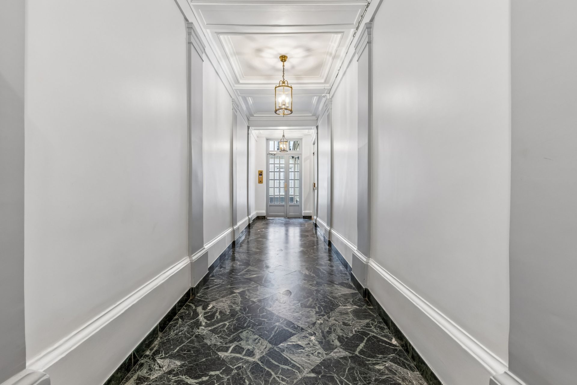 luxury apartment 4 Rooms for sale on PARIS (75008)