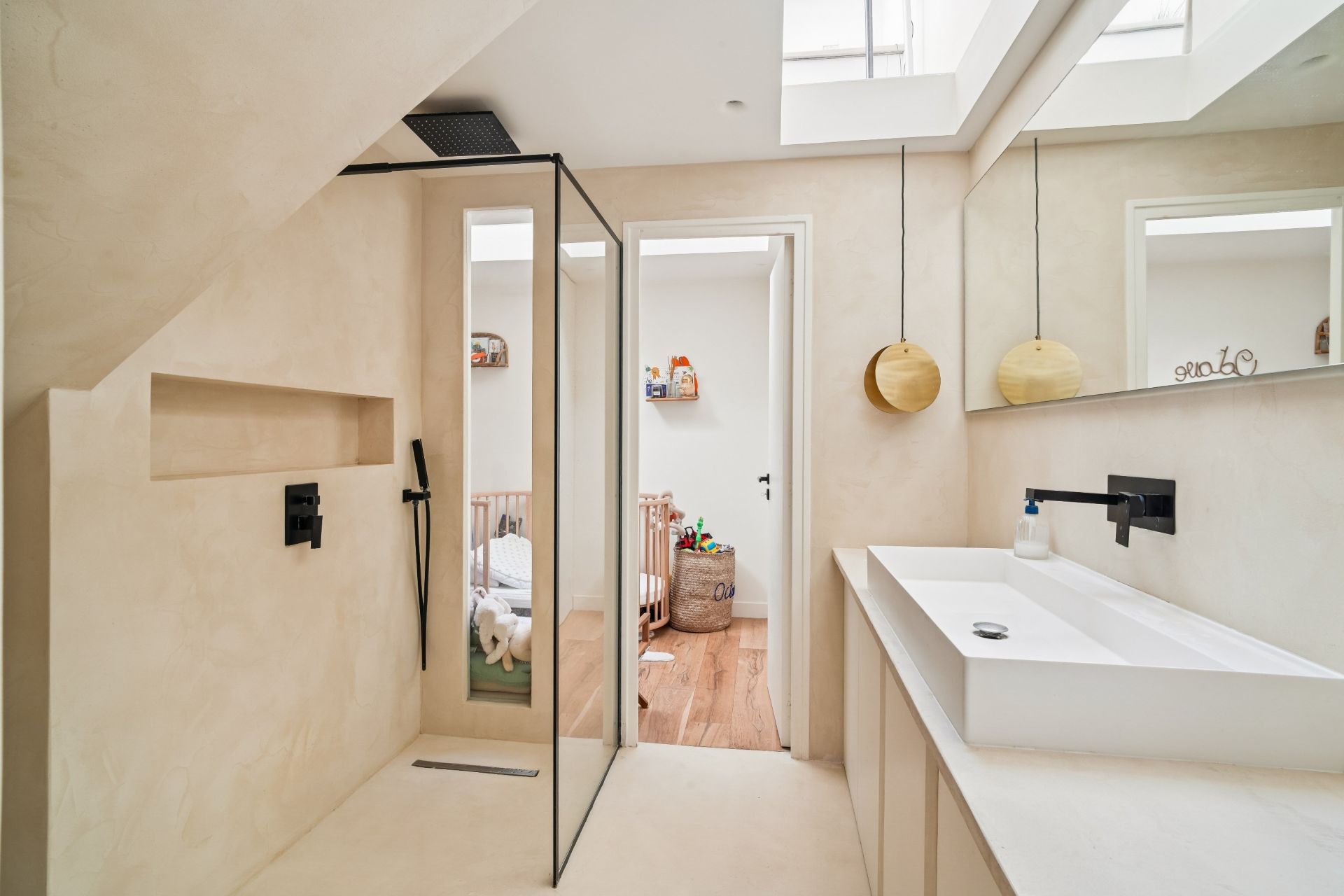 artist studio 3 Rooms for sale on PARIS (75017)