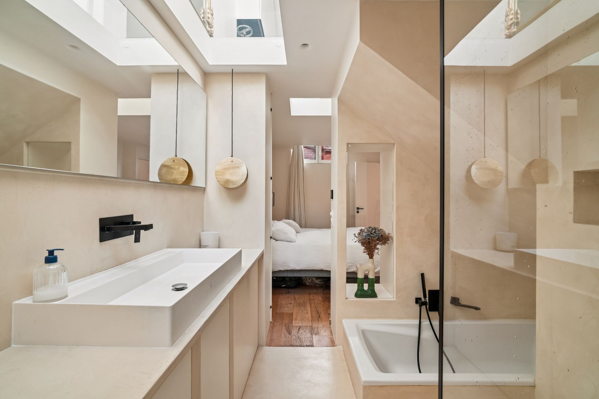 artist studio 3 Rooms for sale on PARIS (75017)