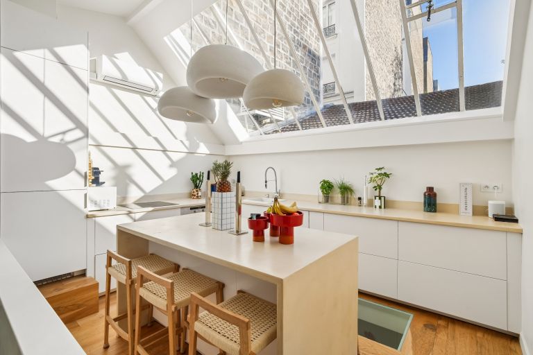 artist studio 3 Rooms for sale on PARIS (75017)