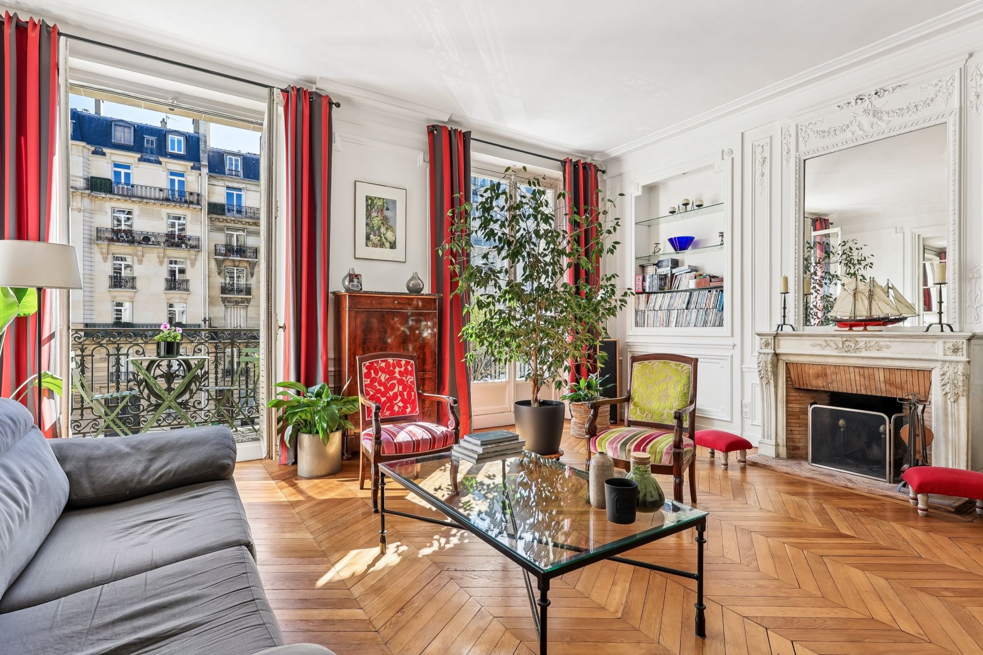 luxury apartment 7 Rooms for sale on PARIS (75116)