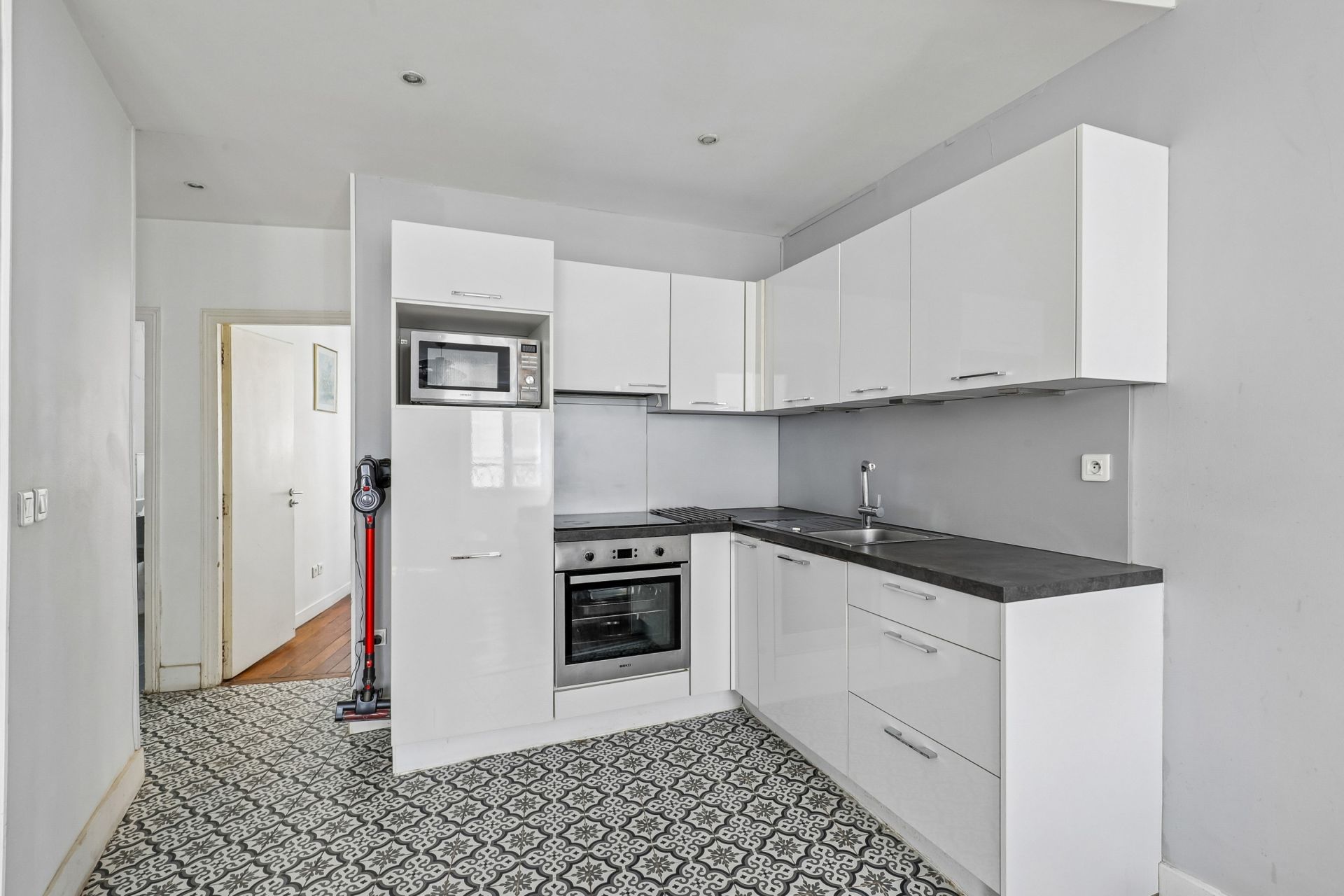 luxury apartment 2 Rooms for sale on PARIS (75017)