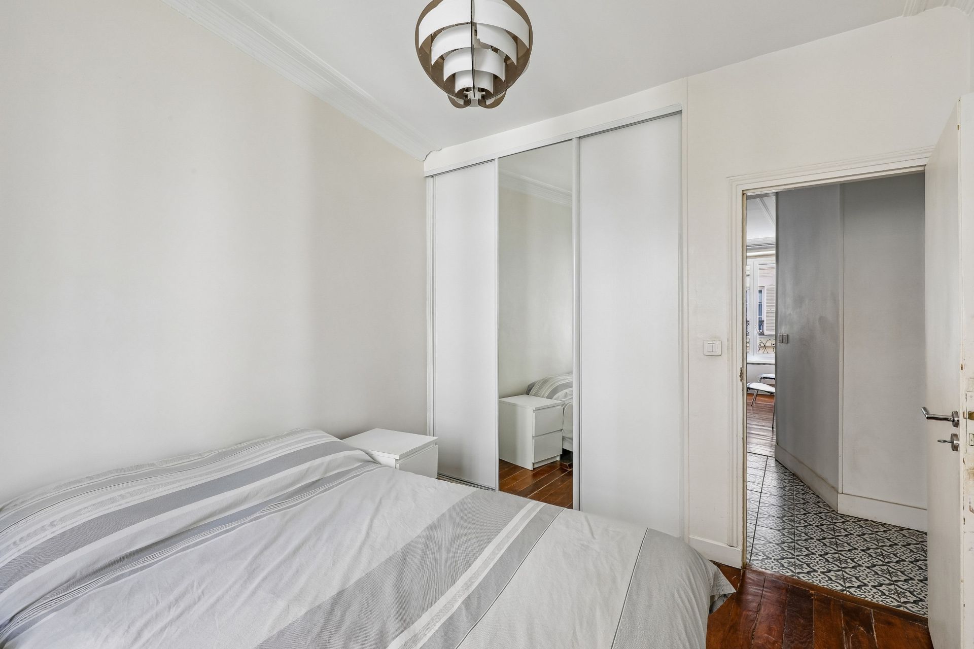 luxury apartment 2 Rooms for sale on PARIS (75017)