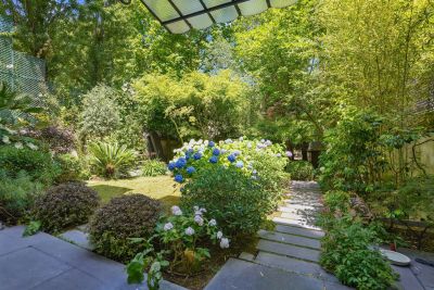 Sale Luxury house Neuilly-sur-Seine 10&nbsp;Rooms 300&nbsp;m²