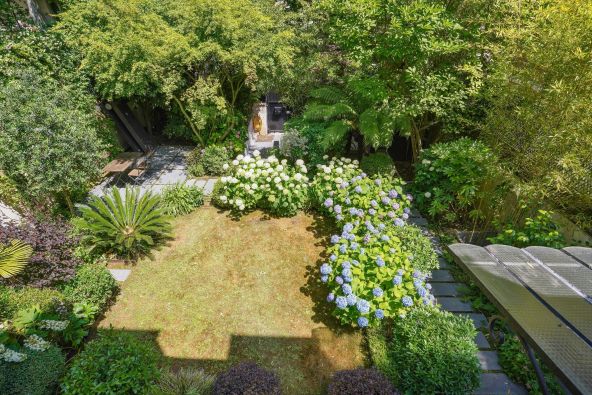Sale Luxury house Neuilly-sur-Seine 10&nbsp;Rooms 300&nbsp;m²