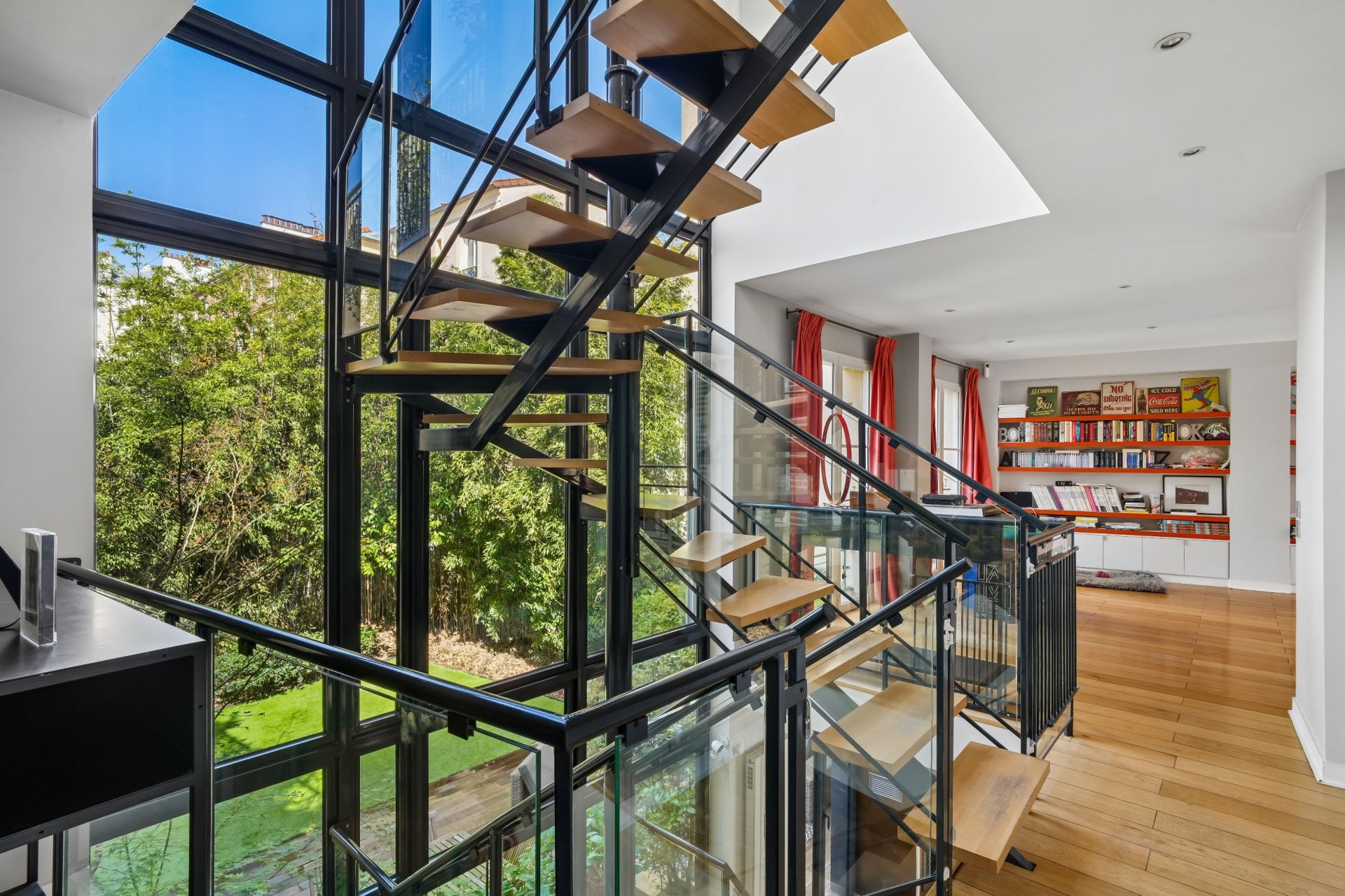 luxury house 11 Rooms for sale on PUTEAUX (92800)